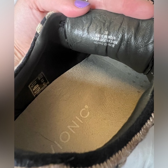 Free People Vionic Catch Me If You Can Embroidered Black and Tan Sneakers - Picture 10 of 10